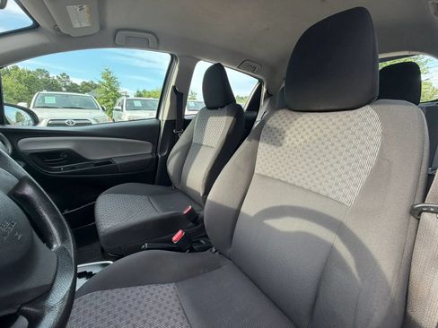 Used 2016 Toyota Yaris L FWD image 10