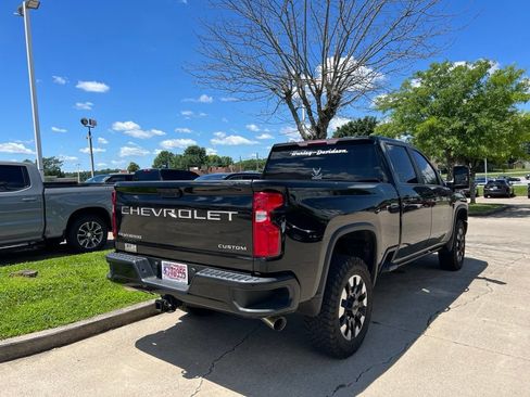 Used 2020 Chevrolet Silverado 2500 Custom w/ Custom Value Package AWD/4WD image 3