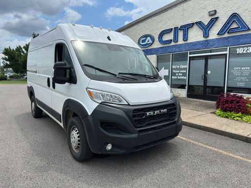 Used 2024 RAM ProMaster 2500 w/ Convenience Group FWD image 2