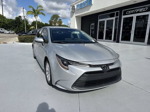 Used 2023 Toyota Corolla LE w/ LE Convenience Package FWD image 7
