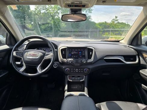 Used 2023 GMC Terrain Denali w/ Denali Premium Package AWD/4WD image 16