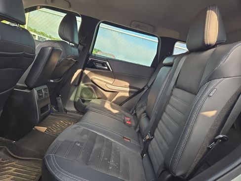 Used 2023 Mitsubishi Outlander SE Black Edition FWD image 15
