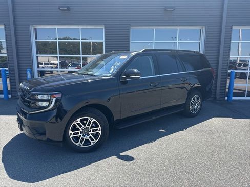 Used 2025 Ford Expedition Max Active AWD/4WD image 1