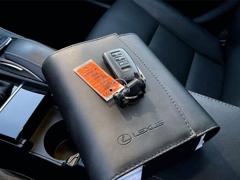 Used 2016 Lexus ES 350 w/ Navigation System Package image 34