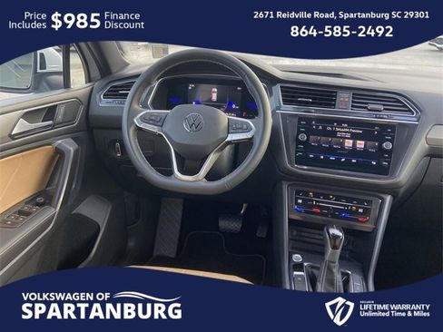 Used 2023 Volkswagen Tiguan SE image 11