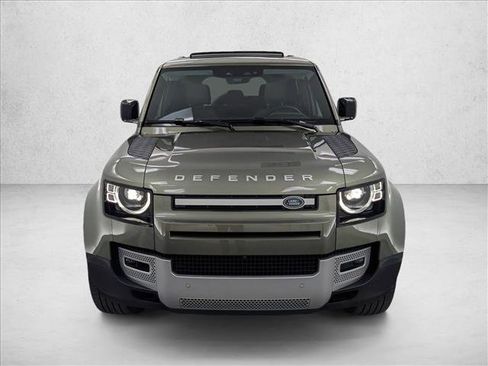 Used 2025 Land Rover Defender 110 S image 7