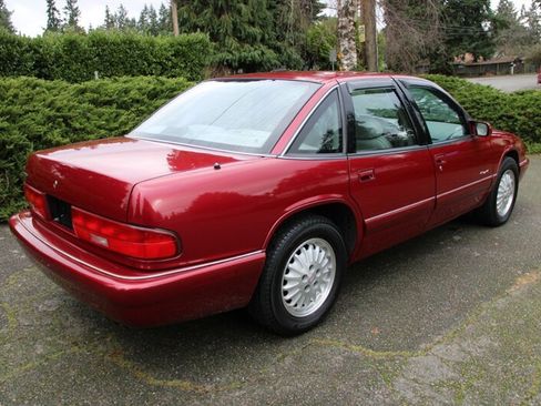 Used 1995 Buick Regal Custom image 3