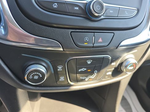 Used 2022 Chevrolet Equinox LT image 27