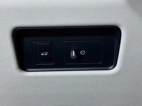 New 2026 Jaguar F-PACE R-Dynamic S image 9