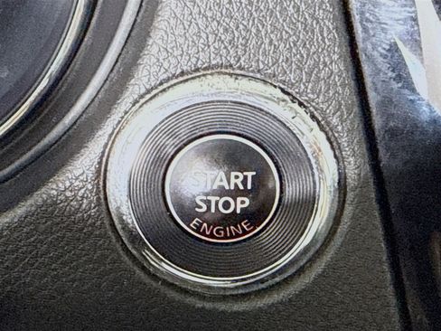 Used 2021 Nissan Rogue Sport SV image 21