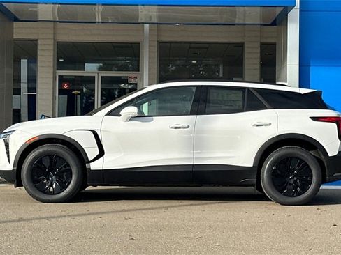 New 2026 Chevrolet Blazer EV LT image 9