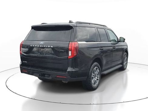 Certified 2025 Ford Expedition Active AWD/4WD image 3