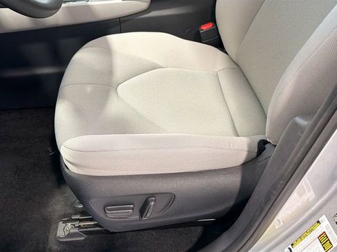 Certified 2025 Toyota Grand Highlander FWD image 16