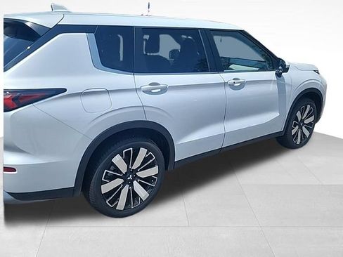 Used 2025 Mitsubishi Outlander SE AWD/4WD image 12