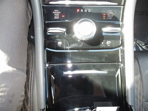 New 2025 Jeep Grand Cherokee L Summit w/ Luxury Tech Group V image 17