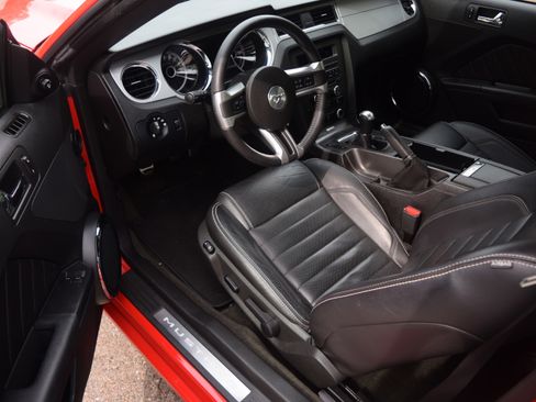 Used 2013 Ford Mustang GT Premium image 2