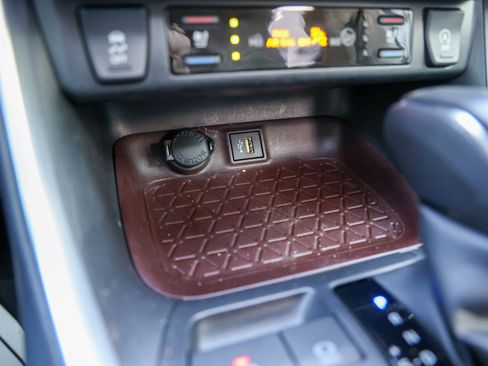 Certified 2025 Toyota RAV4 Limited FWD image 24
