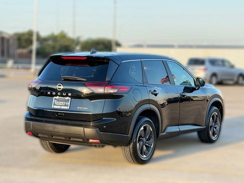 Used 2024 Nissan Rogue SV AWD/4WD image 8