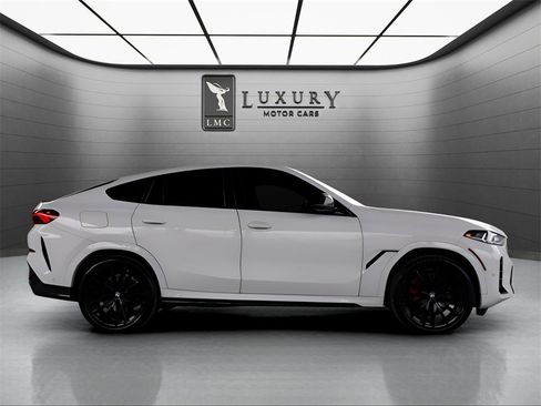 Used 2024 BMW X6 M60i image 4