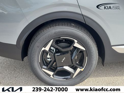 New 2026 Kia Sportage EX FWD image 9