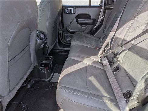 Used 2022 Jeep Gladiator Willys image 17