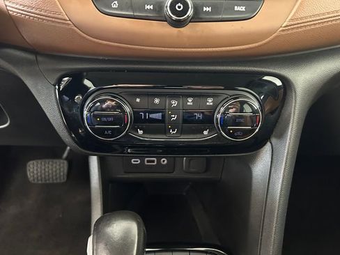 Used 2021 Buick Encore GX Essence AWD/4WD image 24