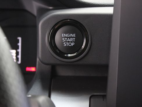 Certified 2026 Toyota Tacoma SR5 AWD/4WD image 17