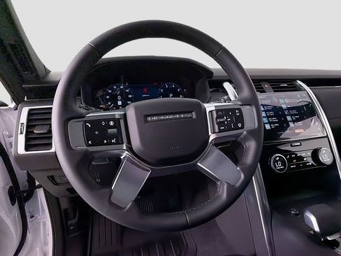 New 2026 Land Rover Discovery S AWD/4WD image 11