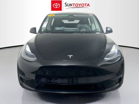 Used 2024 Tesla Model Y 2WD image 10