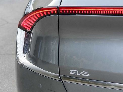 Used 2024 Kia EV6 Wind image 11