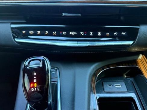 Used 2023 Cadillac Escalade Premium Luxury image 14