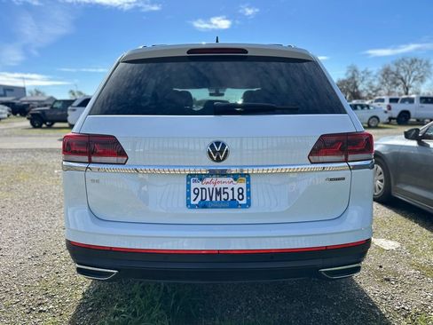 Used 2023 Volkswagen Atlas SE w/ Panoramic Sunroof Package image 5