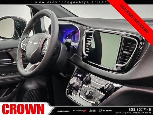 Certified 2025 Chrysler Pacifica Select image 13