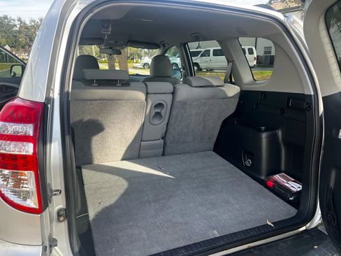 Used 2011 Toyota RAV4 2WD image 12