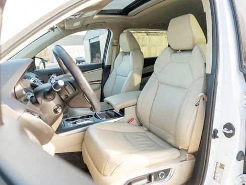 Used 2020 Acura MDX SH-AWD image 17