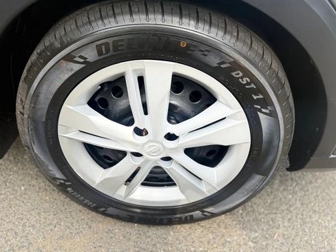 Used 2020 Nissan Kicks S FWD image 16