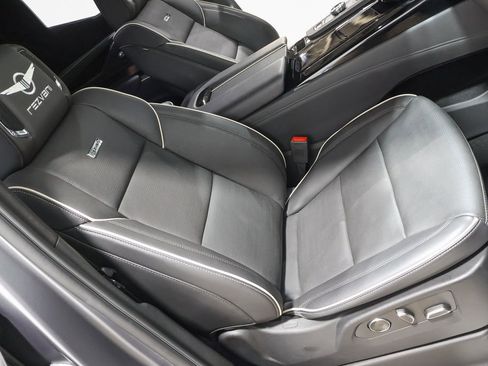 Used 2023 Cadillac Escalade Premium Luxury image 46