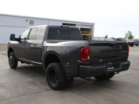 Used 2025 RAM 3500 Laramie w/ Night Edition AWD/4WD image 6