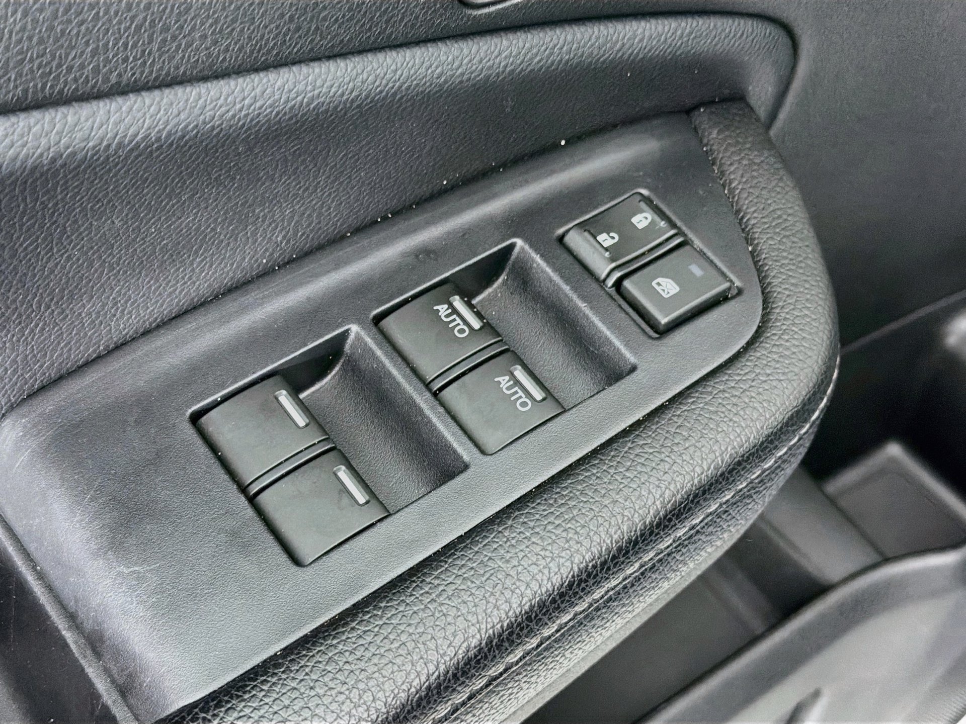 Used 2025 Honda Passport EX-L image 23