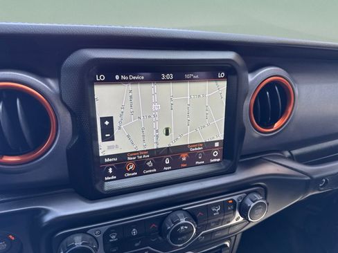 Used 2021 Jeep Gladiator Mojave AWD/4WD image 12