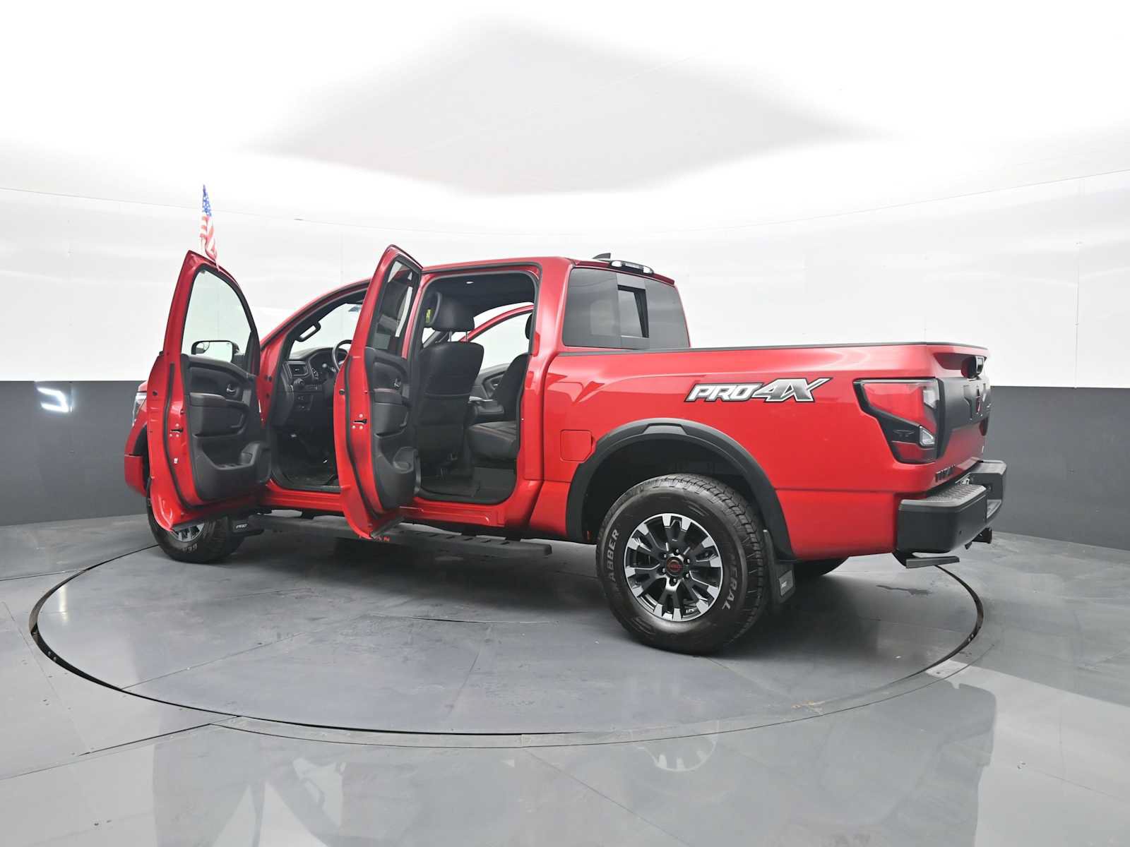 Used 2024 Nissan Titan PRO-4X w/ Pro-4x Convenience Package AWD/4WD image 32
