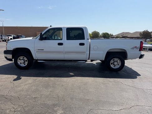 Used 2007 Chevrolet Silverado 2500 LT w/ Onstar Plus Package AWD/4WD image 12