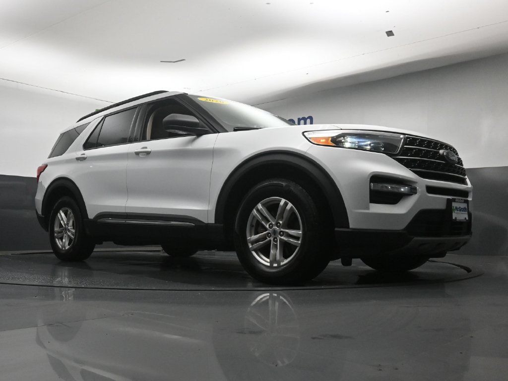Used 2020 Ford Explorer XLT w/ Equipment Group 202A AWD/4WD image 27