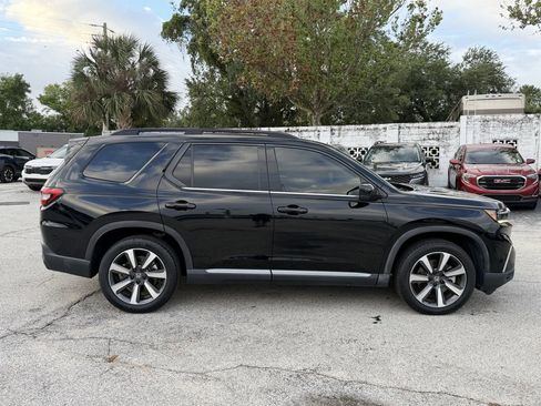 Used 2023 Honda Pilot Touring image 3