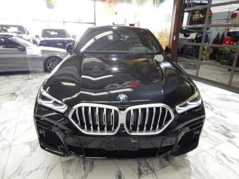 Used 2023 BMW X6 xDrive40i w/ M Sport Package image 3
