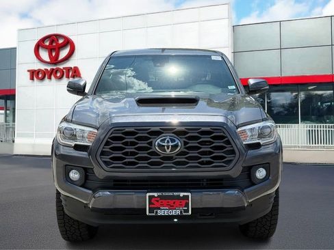 Used 2020 Toyota Tacoma TRD Sport w/ Technology Package AWD/4WD image 14