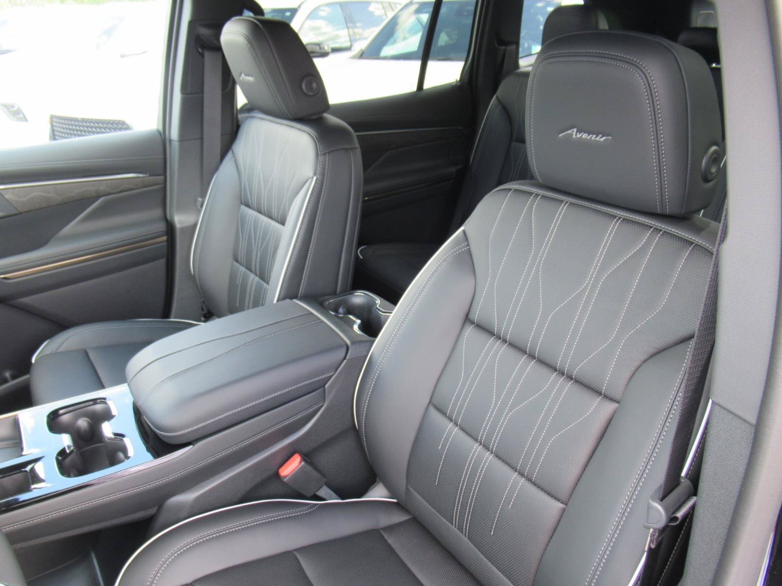 New 2026 Buick Enclave Avenir w/ Super Cruise Package FWD image 17