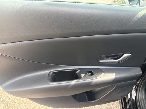 Used 2024 Hyundai Elantra SEL FWD image 20