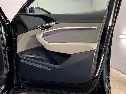 Certified 2024 Audi Q8 e-tron Prestige w/ Prestige Package image 25