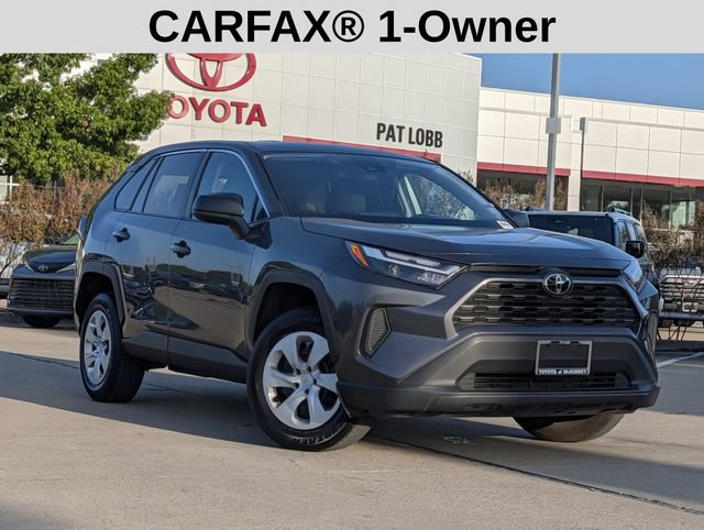 Used 2025 Toyota RAV4 LE AWD/4WD image 2